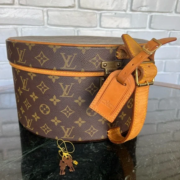 Louis Vuitton Hat Box Monogram Boite Chapo 30 with address tag and 2 keys - Picture 10 of 14